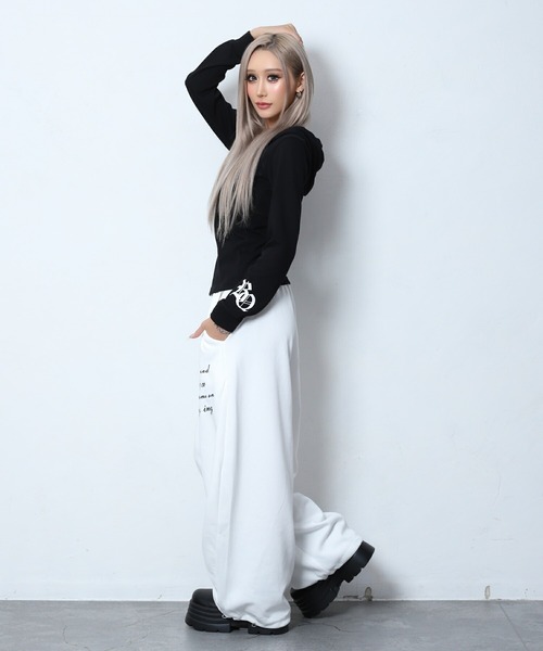 BLACKQUEEN（ブラッククイーン）の「【BLACKQUEEN】フード付きバックロゴロンT（Tシャツ/カットソー・レディース・ホワイト/ブラック・M）」の16枚目の写真