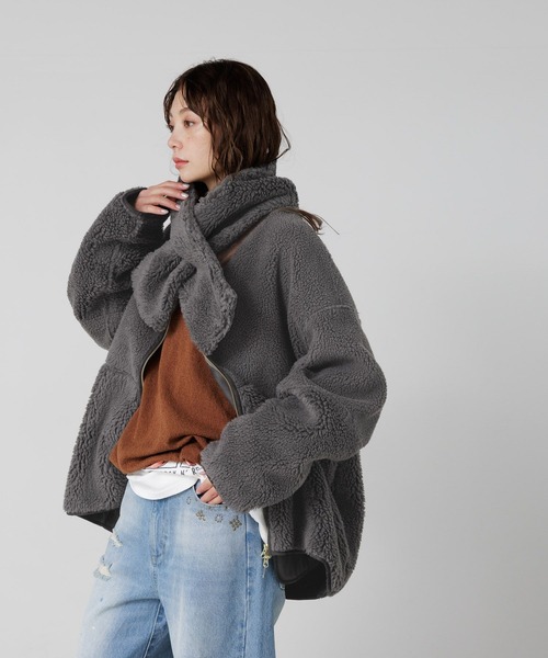 BAYFLOW(ベイフロー)の「マフラー付きボアミディコート(その他アウター・レディース・チャコールグレー/モカ/オフホワイト・フリー)」の1枚目の写真