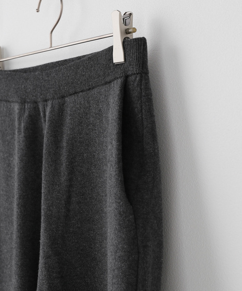 JOURNAL STANDARD（ジャーナルスタンダード）の「コットンカシミヤMIXニットパンツ（その他パンツ・レディース・ライトグレー/チャコールグレー・FREE）」の4枚目の写真