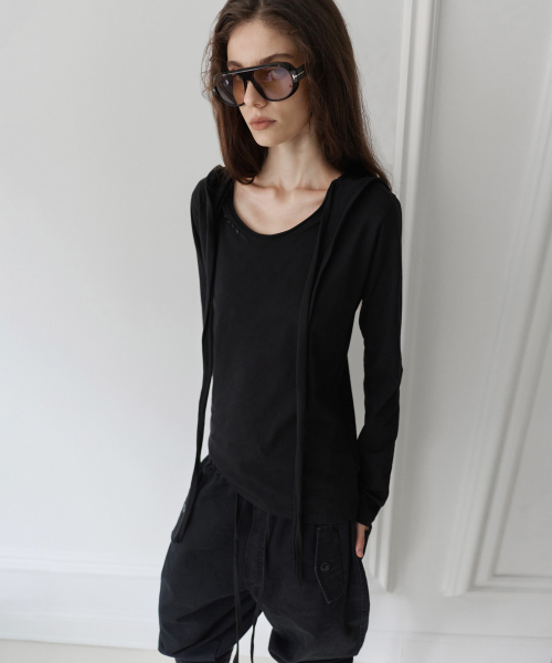 PORTERNA（ポルテナ）の「HOODIE SCARF RAW CUT T-SHIRT-BLACK（Tシャツ/カットソー・レディース・その他・FREE(OS)）」の13枚目の写真