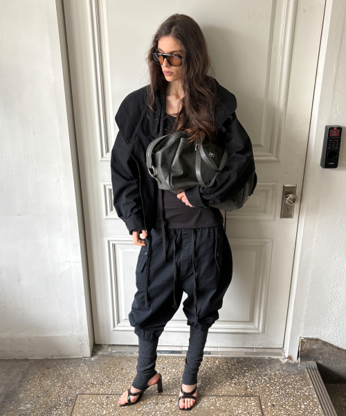 PORTERNA（ポルテナ）の「HOODIE SCARF RAW CUT T-SHIRT-BLACK（Tシャツ/カットソー・レディース・その他・FREE(OS)）」の3枚目の写真