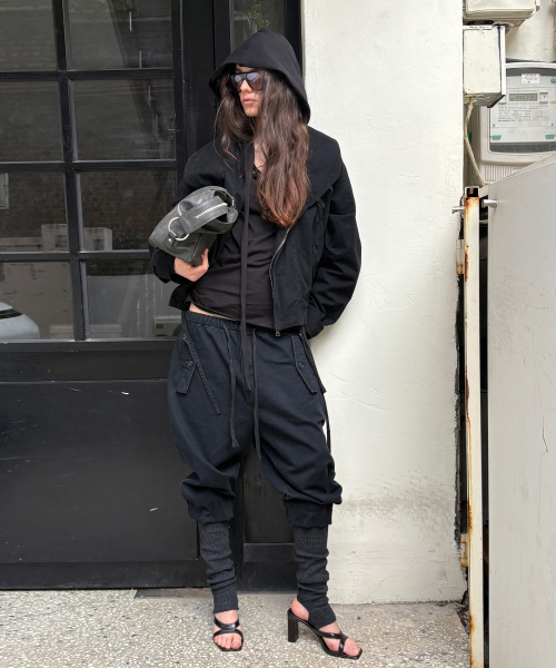 PORTERNA（ポルテナ）の「HOODIE SCARF RAW CUT T-SHIRT-BLACK（Tシャツ/カットソー・レディース・その他・FREE(OS)）」の5枚目の写真
