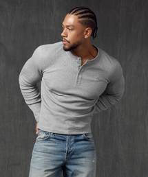 BORN TO WIN（ボーントゥウィン）の「B PENDANT HENRY NECK WAFFLE LONG SLEEVE [MELANGE GREY]（Tシャツ/カットソー）」