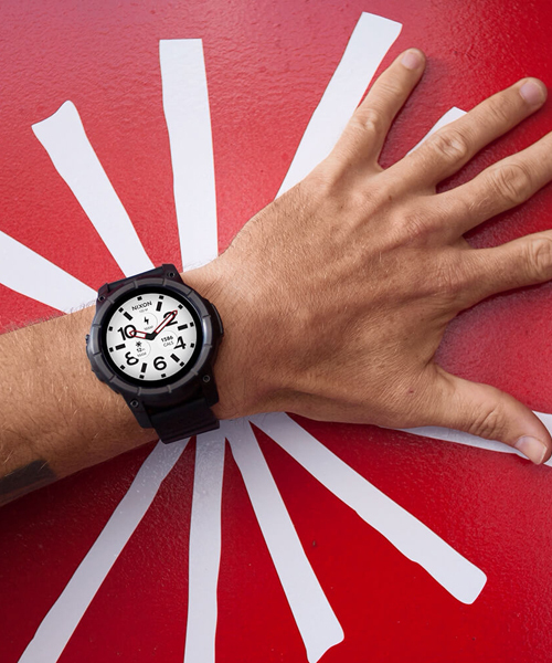 NIXON（ニクソン）の「THE MISSION =android wear=（アナログ腕時計