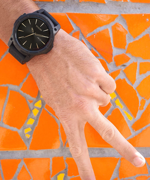 NIXON(ニクソン)の「THE MISSION =android wear=(アナログ腕時計・メンズ・ブラック/グレー/オレンジ・FREE)」の14枚目の写真