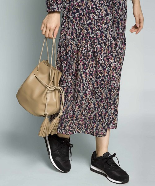 PLAIN CLOTHING（プレーンクロージング）の「巾着ショルダーバッグ【PLAIN CLOTHING】（ショルダーバッグ・レディース・ベージュ/ブラック・FREE）」の10枚目の写真