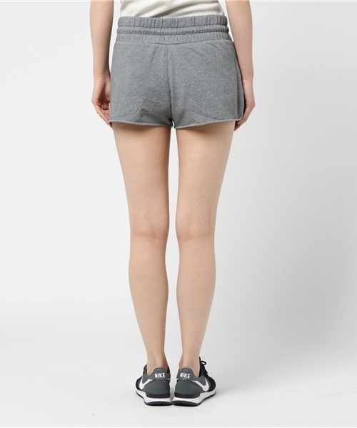 Calvin Klein Jeans(カルヴァンクラインジーンズ)の「CKアイコンロゴスウェットショートパンツ(その他パンツ・レディース・グレー・SMALL/MEDIUM/X-SMALL)」の4枚目の写真