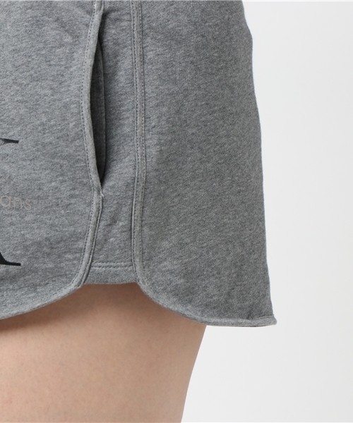 Calvin Klein Jeans(カルヴァンクラインジーンズ)の「CKアイコンロゴスウェットショートパンツ(その他パンツ・レディース・グレー・SMALL/MEDIUM/X-SMALL)」の8枚目の写真