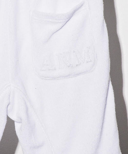 AKM Contemporary（エイケイエムコンテンポラリー）の「AKM Contemporary(エイケイエムコンテンポラリー)サガラ刺繍ロゴパイルショートパンツ（その他パンツ・メンズ・ホワイト/ブラック/ネイビー・SMALL/MEDIUM/LARGE/X-LARGE）」の6枚目の写真