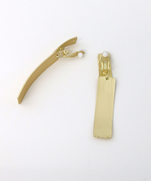 florist（フローリスト）の「ダブルスクエアプレートヘアライン仕上げイヤリング（イヤリング・レディース・ゴールド/シルバー・FREE）」の5枚目の写真