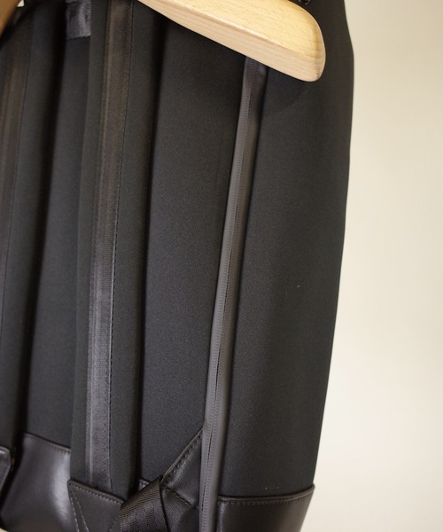 rovtski（ロフトスキー）の「【CYCLUS】 ネオプレーンDRUM BACK PACK（バックパック/リュック・メンズ・ブラック・FREE）」の6枚目の写真