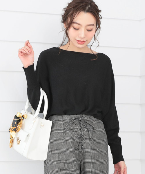 Ninarobe(ニーナローブ)の「ラメ入りドルマンボートネックニットトップス(ニット/セーター)」|ブラック