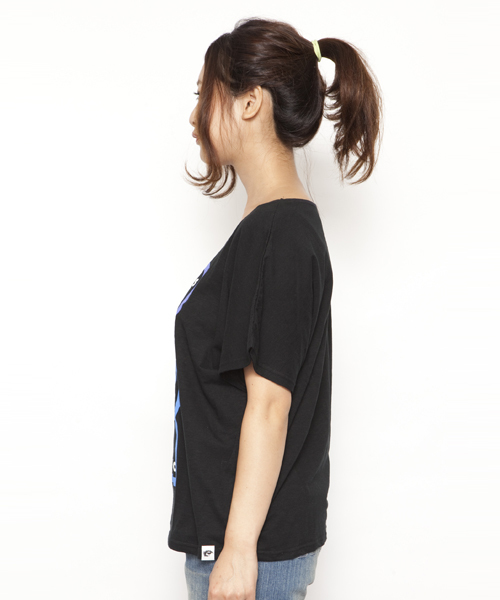 X-girl（エックスガール）の「SURROUNDED LOGO S/S BIG TOP（Tシャツ/カットソー・レディース・ブラック/レッド/パープル/ホワイト・1/2）」の7枚目の写真