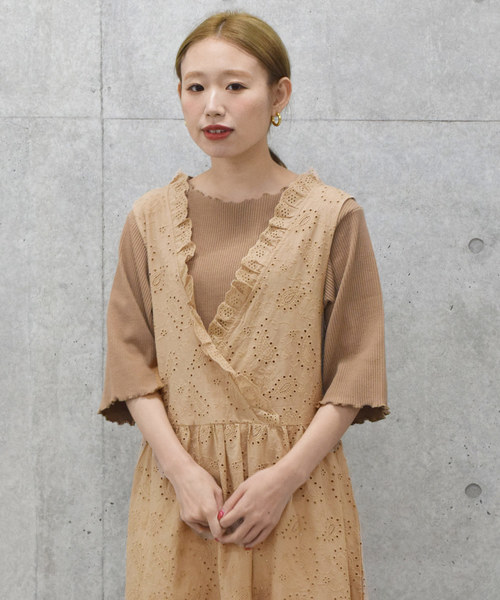 w closet（ダブルクローゼット）の「ペイズリー柄総刺繍レースワンピース（ワンピース・レディース・ベージュ/オフホワイト/カーキ・FREE）」の5枚目の写真