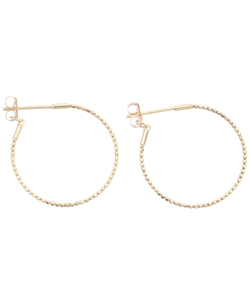 COCOSHNIK(ココシュニック)の「カットボール フープピアス(小)(ピアス(両耳用)・レディース・イエローゴールド・00)」の2枚目の写真