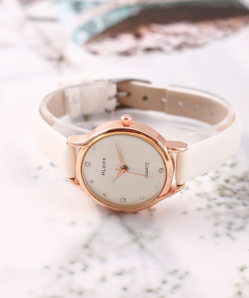 TABI PAL（タビパル）の「デザイン ウオッチ（アナログ腕時計・レディース・グレー/カーキ/ピンク/レッド系その他/ブラック系その他3/ブラック系その他2/ブラック系その他4/イエロー/ホワイト系その他/グレー系その他/ブラウン系その他/ピンク系その他/ブラウン/ベージュ/ホワイト/その他/その他1/その他2/A/B/C/D/F/I/J/K/L/M/N/O/P/Q/R/S/T/U/V/W/X/Y/Z/ネイビー/パープル/アイボリー/ミント/グリーン/ターコイズブルー/サックスブルー/その他5/その他3/その他4/ブルー系その他/その他15/H/その他16/その他19/その他20/キャメル/イエロー系その他/その他6/その他7/その他8/その他9/その他10/チャコール/ホワイト系その他4/ホワイト系その他5/その他21/その他22/その他24/その他25/その他26/その他27/その他28/その他30/ホワイト系その他3/ホワイト系その他2/ブラウン系その他4/ブラウン系その他5/ブラウン系その他3/ブラウン系その他2/グリーン系その他2/グレー系その他4/グレー系その他5/グレー系その他3/グレー系その他2/ブラック系その他5/ブラック系その他6/ベージュ系その他2/ブルー系その他3/ブルー系その他2/ブルー系その他4/イエロー系その他2/イエロー系その他3/イエロー系その他4/イエロー系その他5/ピンク系その他2/ピンク系その他3/ピンク系その他4/ピンク系その他5/レッド系その他2/レッド系その他3/レッド系その他4/レッド系その他5/レッド系その他6/その他23/その他31/その他32/ブラック/その他33/その他34/その他35/グレー系その他7/その他12/その他13/その他11/E/G/ライトホワイト/ブルー系その他5/ブルー系その他6/ブルー系その他7/ベージュ系その他/ホワイト系その他6/ホワイト系その他7/グレー系その他6/ブラウン系その他6/ブラック系その他7/ベージュ系その他3/その他14/ピンクゴールド/ゴールド系その他2/グリーン系その他/ピンク系その他6/ブラック系その他/グレイッシュブルー/イエロー系その他6/イエロー系その他7/スモークピンク/ロイヤルブルー/ベビーピンク/ライトピンク・FREE）」の8枚目の写真