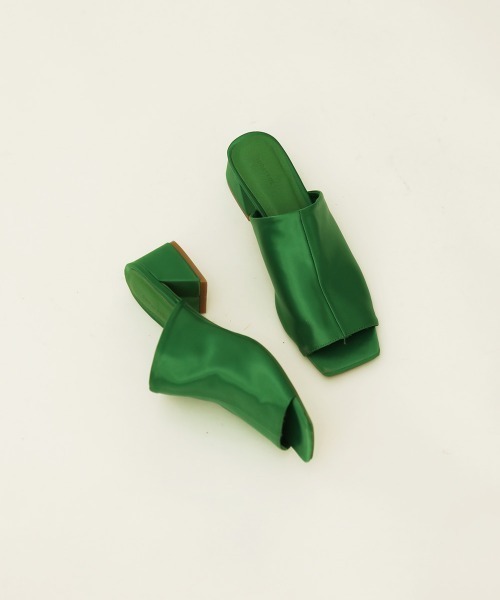 TODAYFUL(トゥデイフル)の「スクエアサテンサンダル(サンダル・レディース・ブラウン/オレンジ/グリーン・36inch/38inch/37inch)」の10枚目の写真