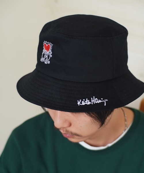 Keith Haring（キース・ヘリング）の「【 Keith Haring / キースヘリング 】 アート ロゴ 刺繍 バケット ハット（ハット・メンズ・ベージュ/ブラック/ホワイト/ブラック系その他/ベージュ系その他/ホワイト系その他/ブラック系その他2/ベージュ系その他2/ホワイト系その他2/ブラック系その他3/ブラック系その他4/ベージュ系その他3/ホワイト系その他3/ブラック系その他5/ホワイト系その他4/ベージュ系その他5/ベージュ系その他4/ブラック系その他6/ホワイト系その他5・FREE）」の8枚目の写真