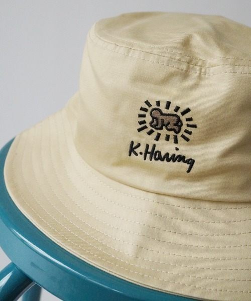 Keith Haring（キース・ヘリング）の「【 Keith Haring / キースヘリング 】 アート ロゴ 刺繍 バケット ハット（ハット・メンズ・ベージュ/ブラック/ホワイト/ブラック系その他/ベージュ系その他/ホワイト系その他/ブラック系その他2/ベージュ系その他2/ホワイト系その他2/ブラック系その他3/ブラック系その他4/ベージュ系その他3/ホワイト系その他3/ブラック系その他5/ホワイト系その他4/ベージュ系その他5/ベージュ系その他4/ブラック系その他6/ホワイト系その他5・FREE）」の19枚目の写真