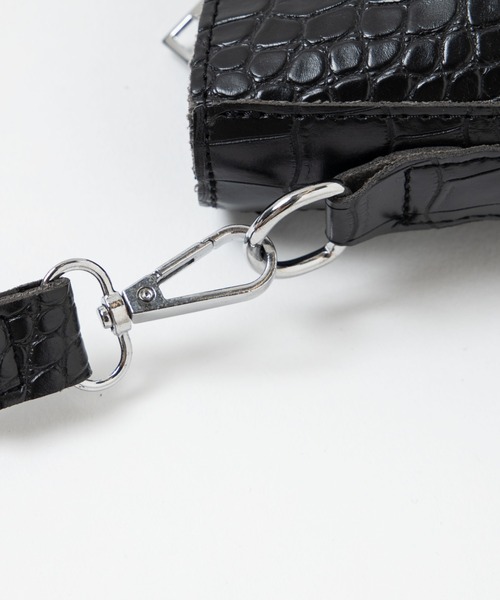 WEGO(ウィゴー)の「WEGO/バックルベルトバケツショルダーバッグ(ショルダーバッグ・レディース・ホワイト/ブラック・FREE)」の20枚目の写真