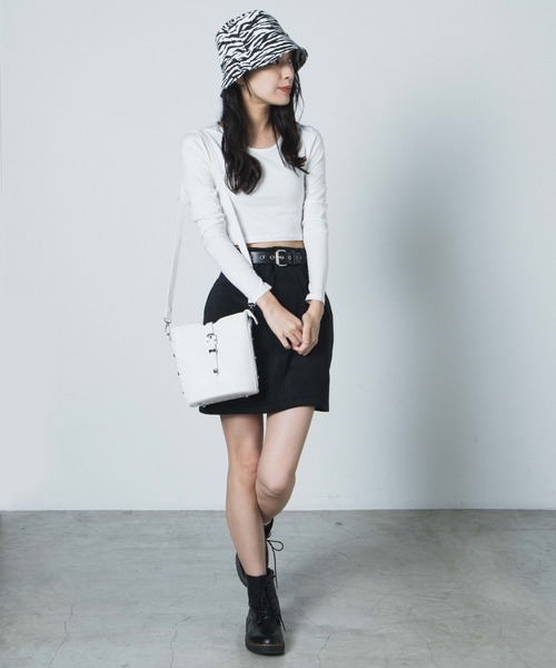 WEGO(ウィゴー)の「WEGO/バックルベルトバケツショルダーバッグ(ショルダーバッグ・レディース・ホワイト/ブラック・FREE)」の15枚目の写真