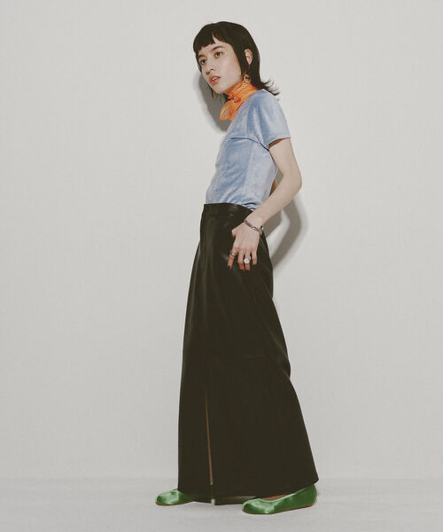 Ray BEAMS(レイビームス)の「Ray BEAMS / ストレッチ ベロア Tシャツ(Tシャツ/カットソー・レディース・ライトブルー/ベージュ/オレンジ・ONE SIZE)」の9枚目の写真