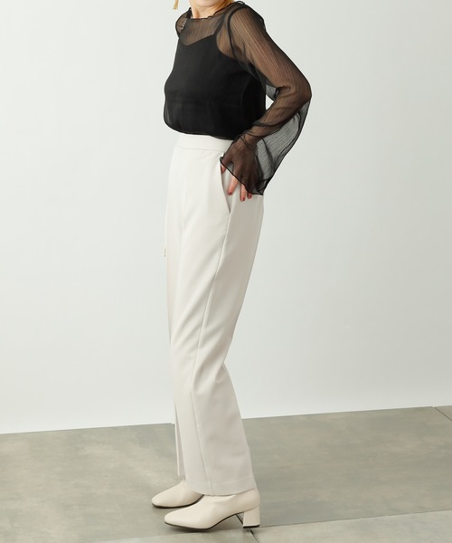 COLONY 2139（コロニートゥーワンスリーナイン）の「ダブルクロスセンタープレスストレートパンツ(セットアップ可)（スラックス・レディース・ブラック/ベージュ/イエロー・MEDIUM/LARGE）」の18枚目の写真