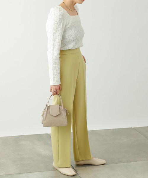 COLONY 2139（コロニートゥーワンスリーナイン）の「ダブルクロスセンタープレスストレートパンツ(セットアップ可)（スラックス・レディース・ブラック/ベージュ/イエロー・MEDIUM/LARGE）」の6枚目の写真