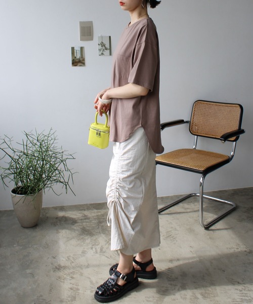 GeeRA（ジーラ）の「綿100％ラウンドヘムビッグＴシャツ（Tシャツ/カットソー・レディース・オフホワイト/モカ/グリーン/ライトパープル/ブラック/ライトブルー・X-LARGE/XX-LARGE/SMALL/LARGE/MEDIUM）」の22枚目の写真