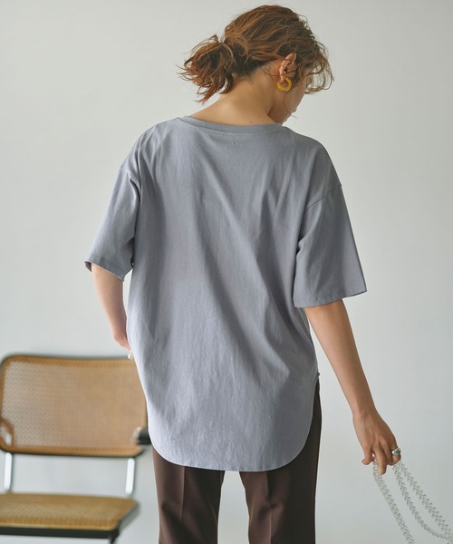 GeeRA（ジーラ）の「綿100％ラウンドヘムビッグＴシャツ（Tシャツ/カットソー・レディース・オフホワイト/モカ/グリーン/ライトパープル/ブラック/ライトブルー・X-LARGE/XX-LARGE/SMALL/LARGE/MEDIUM）」の10枚目の写真