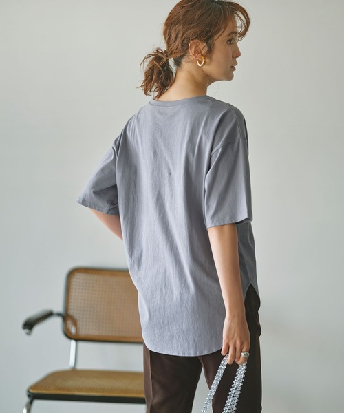 GeeRA（ジーラ）の「綿100％ラウンドヘムビッグＴシャツ（Tシャツ/カットソー・レディース・オフホワイト/モカ/グリーン/ライトパープル/ブラック/ライトブルー・X-LARGE/XX-LARGE/SMALL/LARGE/MEDIUM）」の11枚目の写真