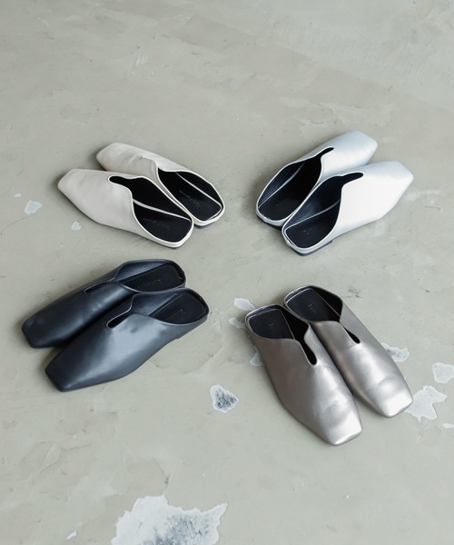 Birthday room（バースデイルーム）の「カットデザインスリッポンフラットサンダル（スリッポン・レディース・ブラック/シルバー/ブロンズ/ナチュラル・24.5/23.5）」の19枚目の写真