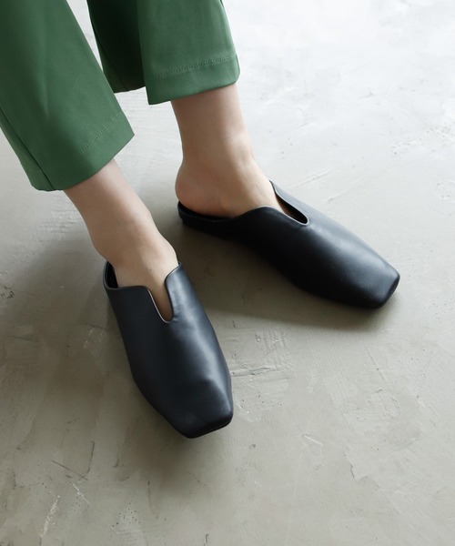 Birthday room（バースデイルーム）の「カットデザインスリッポンフラットサンダル（スリッポン・レディース・ブラック/シルバー/ブロンズ/ナチュラル・24.5/23.5）」の7枚目の写真