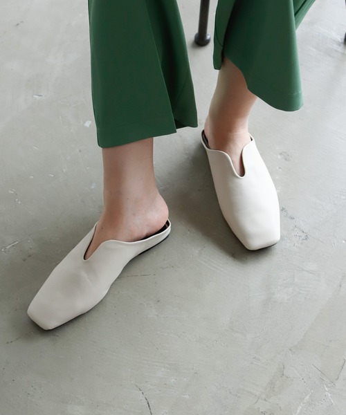 Birthday room（バースデイルーム）の「カットデザインスリッポンフラットサンダル（スリッポン・レディース・ブラック/シルバー/ブロンズ/ナチュラル・24.5/23.5）」の15枚目の写真