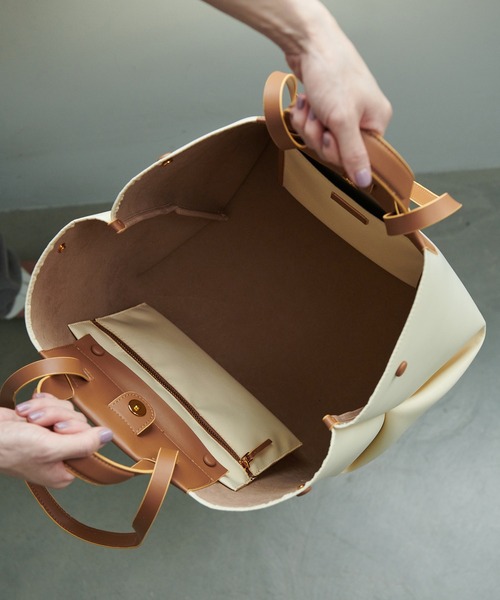 E'POR（エポール）の「【E’POR】【撥水/雨の日】D BAG Medium（ハンドバッグ・レディース・ブラック/チャコールグレー/キナリ/ベージュ/ブラック系その他/キャメル/カーキ・FREE）」の15枚目の写真