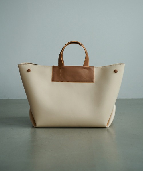 E'POR（エポール）の「【E’POR】【撥水/雨の日】D BAG Medium（ハンドバッグ・レディース・ブラック/チャコールグレー/キナリ/ベージュ/ブラック系その他/キャメル/カーキ・FREE）」の16枚目の写真