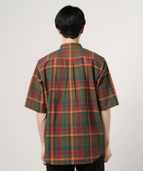 Vincent et Mireille（バンソンエミレイユ）の「【VINCENT ET MIREILLE ヴァンソン エ ミレイユ】メンズ コットンリネン ワイドショートスリーブシャツ（シャツ/ブラウス・メンズ・レッド/オリーブ・40/38）」の6枚目の写真