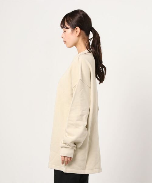 Reebok（リーボック）の「 クラシックス ナチュラル ダイ オーバーサイズ クルー ドレス / Classics Natural Dye Oversize Crew Dress（ワンピース・レディース・ベージュ/サンドグレー・SMALL/MEDIUM/LARGE/X-LARGE）」の5枚目の写真