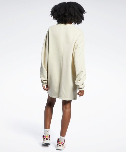 Reebok（リーボック）の「 クラシックス ナチュラル ダイ オーバーサイズ クルー ドレス / Classics Natural Dye Oversize Crew Dress（ワンピース・レディース・ベージュ/サンドグレー・SMALL/MEDIUM/LARGE/X-LARGE）」の6枚目の写真