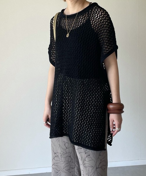 y/m by misato（イムバイミサト）の「メッシュ編みチュニック（チュニック・レディース・ブラック/ベージュ/オフホワイト・FREE）」の2枚目の写真