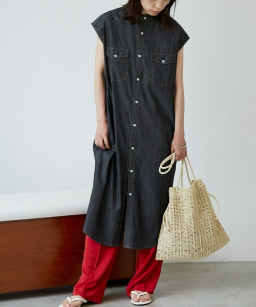 Auntie Rosa Holiday（アンティローザホリデー）の「デニムノースリーブシャツワンピース（ワンピース・レディース・ブラック/ブルー・SMALL/FREE）」の11枚目の写真