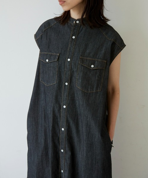 Auntie Rosa Holiday（アンティローザホリデー）の「デニムノースリーブシャツワンピース（ワンピース・レディース・ブラック/ブルー・SMALL/FREE）」の18枚目の写真