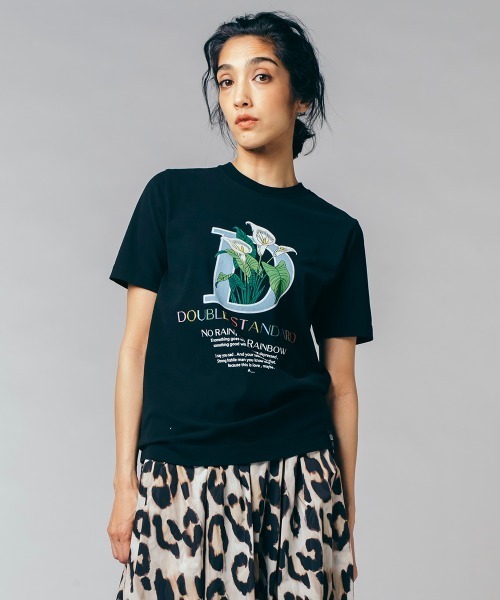 DOUBLE STANDARD CLOTHING（ダブルスタンダードクロージング）の「ヴィンテージレアルツイストDロゴTシャツ（Tシャツ/カットソー・レディース・ブラック/オフホワイト/サックスブルー・FREE）」の2枚目の写真
