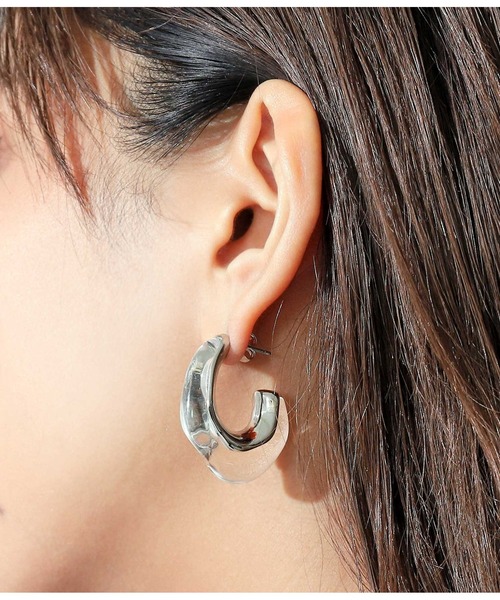 Alluge(アルージュ)の「ドロップニュアンスピアス(ピアス(両耳用)・レディース・ゴールド/ブラウン/シルバー・FREE)」の2枚目の写真