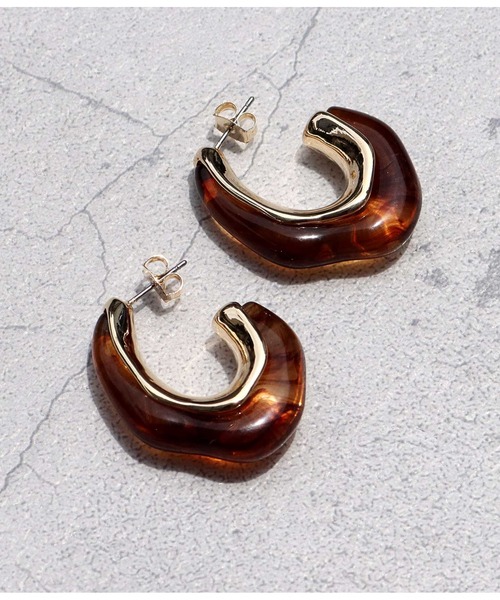 Alluge(アルージュ)の「ドロップニュアンスピアス(ピアス(両耳用)・レディース・ゴールド/ブラウン/シルバー・FREE)」の13枚目の写真