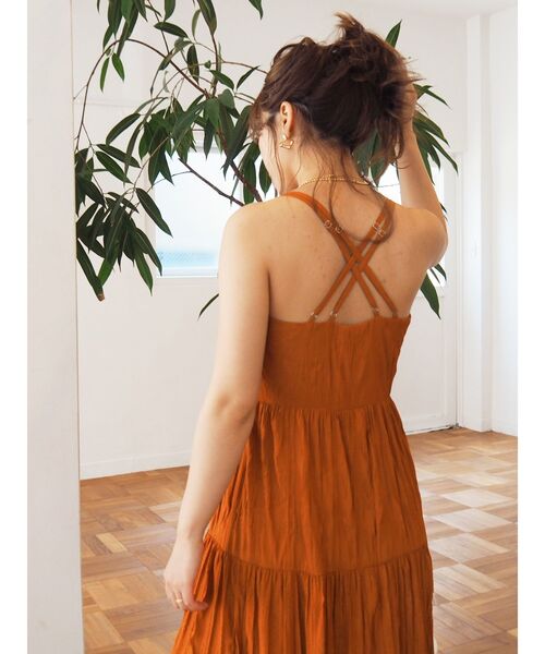 EVRIS（エヴリス）の「バッククロスティアードワンピース（ワンピース・レディース・ブラック/パープル/オレンジ/アイボリー・FREE）」の14枚目の写真