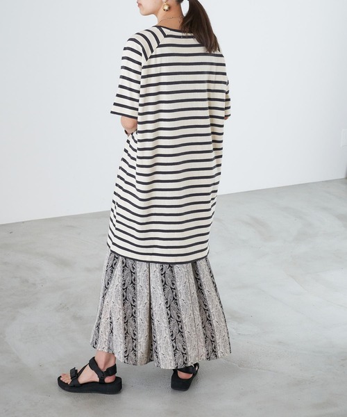 Chaco closet（チャコ クローゼット）の「天竺ボーダー ロングビッグ Tシャツ ボーダーT/ワンピース（ワンピース・レディース・チャコールグレー/オレンジ/ボルドー/ラベンダー/マスタード/ネイビー・FREE）」の10枚目の写真