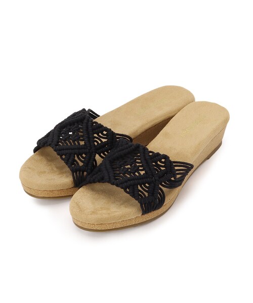 SHOO・LA・RUE（シューラルー）の「◆まくらめふわふわサンダル（サンダル・レディース・ブラック/ナチュラル/キャメル・35/45/25）」の2枚目の写真