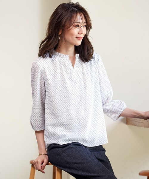 J.PRESS(ジェイプレス)の「チェーンプリント カットソー(Tシャツ/カットソー・レディース・ホワイト系5/ネイビー系5・LARGE/MEDIUM)」の1枚目の写真
