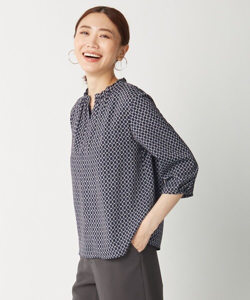 J.PRESS(ジェイプレス)の「チェーンプリント カットソー(Tシャツ/カットソー・レディース・ホワイト系5/ネイビー系5・LARGE/MEDIUM)」の2枚目の写真